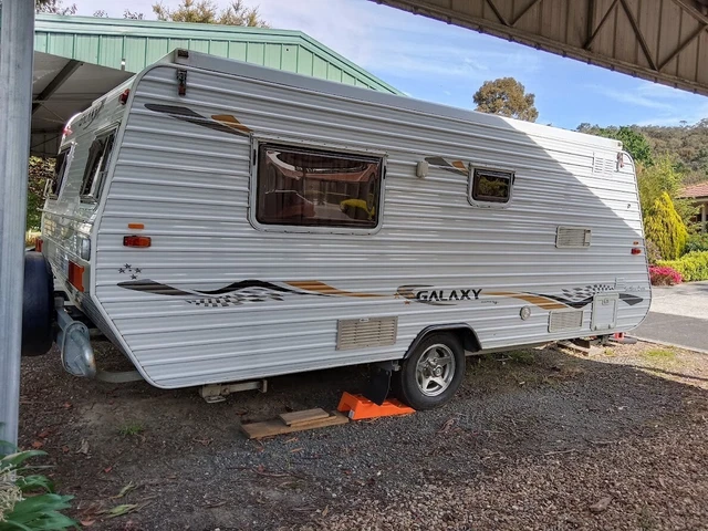 Caravan Galaxy 20006 series 4