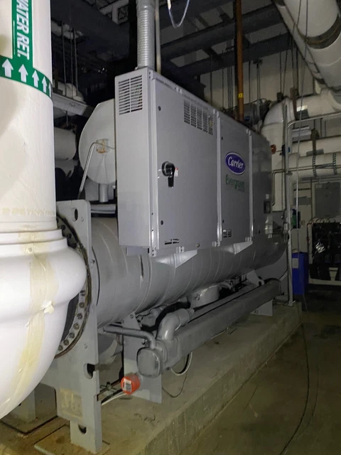 Carrier 23XRV AquaEdge Screw Chiller 550 Ton 282KW 23XRV4547ERVAA5 MFD 2010
