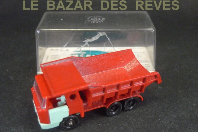 La voiture voyageurs rouge en miniature Majorette Rail Route au 1/143e