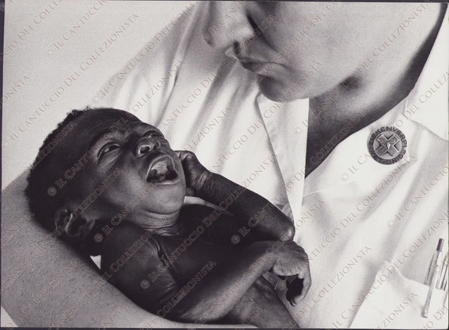 1971 Zambia MWANDI Dutch nurse Lisa Proost Charity Photo 1