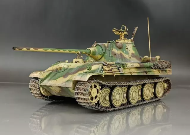 1/35 Built WWII German Panther Ausf.F Tank Model w/Night Vision Device