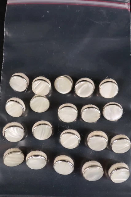 20 boutons d'accordéon blanc nacré sertis