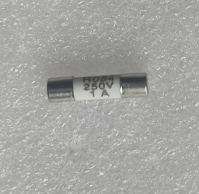 fusible céramique lent / slow universel cylindrique 5x20mm 250V calibre 1A .rfD1