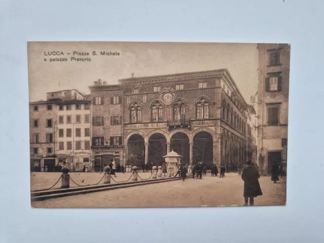 Cartolina Lucca Piazza S. Michele e palazzo Pretorio primi '900