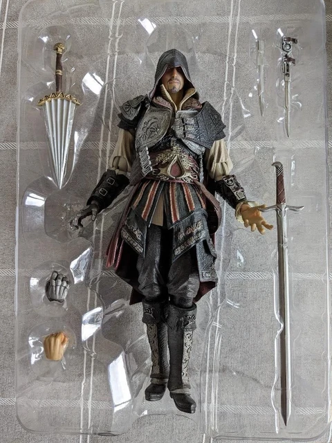 Assassin's Creed II - Ezio Auditore Black Edition - Ubisoft Attakus 8''  pvc statue