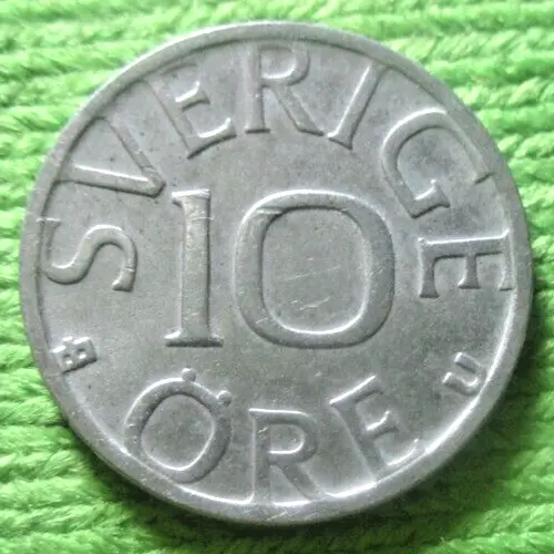 1985 Sweden 10 Ore Coin  -  # 145/2/24