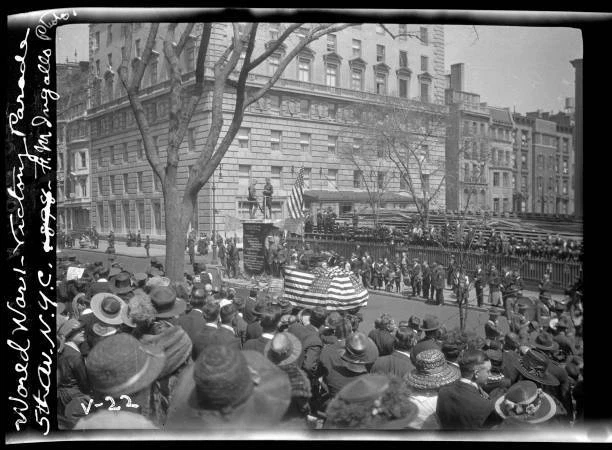 FLOAT WORLD WAR I victory parade Fifth Avenue near 80th Stre- New York ...