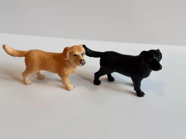 Schleich Labrador 16327 Black & 16329 Golden 2001 -2009 1:12 Scale Retired Dog