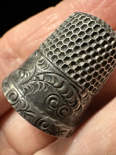 Antique sterling silver beautiful thimble marked