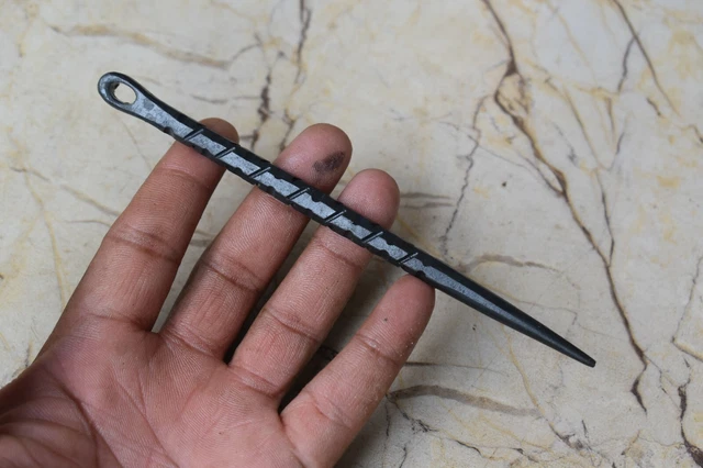Vtg blacksmith hand forged iron twisted spike fid spiral sailing boating tool