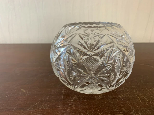 Vase boule en cristal de Saint Louis