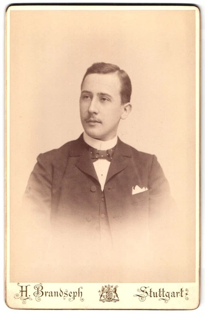 Fotografie H. Brandseph, Stuttgart, Marienstr. 36, Portrait junger Mann im Anzu
