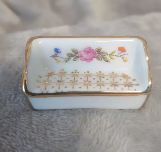 Canapé miniature en porcelaine de limoges France