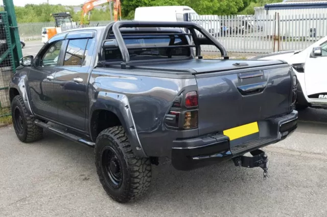 Toyota Hilux Hard Roller Shutter Roll Top Cover - Flat Side Rails - 2016+