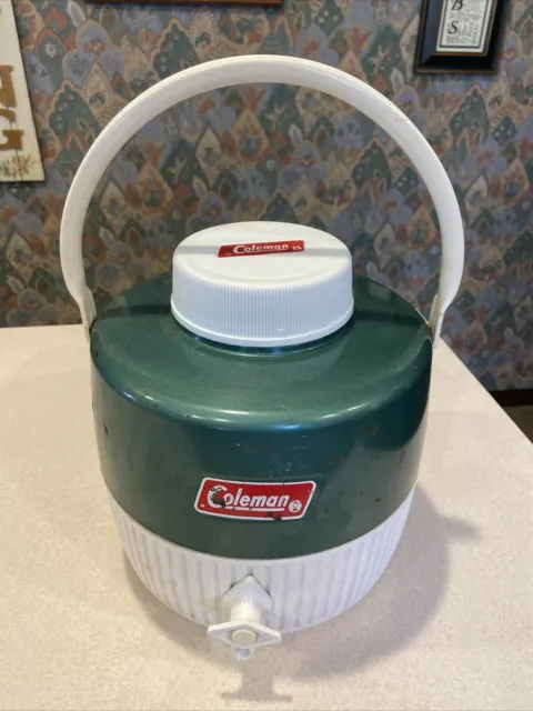 Vntg 1974 Coleman Green & White 1 Gallon Water Drink Cooler Jug with Cup