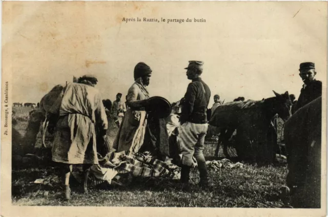 CPA AK Apres la Razzia - Le Partage du Butin MAROC (964371)