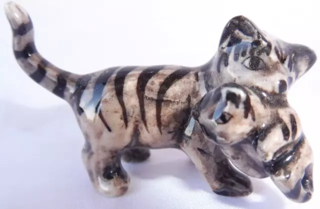 KLIMA E218 Miniature statuette en porcelaine - CHAT CHATS AVEC CHATON CAT