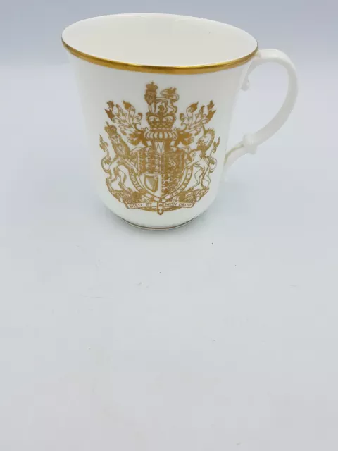 Royal Doulton Bone China Queen Elizabeth Ii Silver Jubilee 1977 Tall Cup Gold