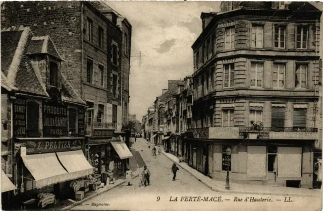 CPA LA FERTILÉ-MACÉ Rue d'Hautevie (868676)
