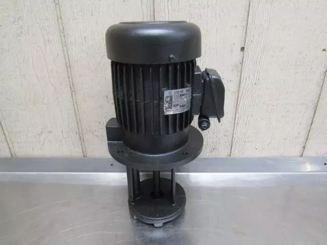 Yeong Chyuan Type YC Machine Immersion Coolant Oil Pump 1/2 HP 220/380v