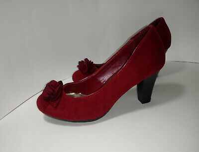 Dark Red Size 6 Womens suede pumps with flower on the toe 3" heel Croft Barrow
