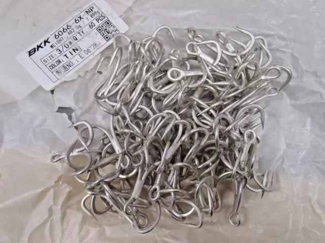 60pcs Bulk BKK Fangs Black King Kong Treble Hooks Fishing Hook 3/0 6066-6X-NP