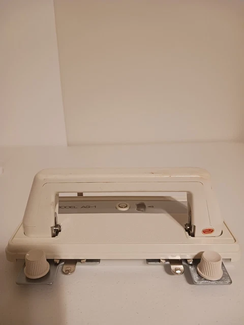 Máquina de tejer vintage AG1 hecha en Japón