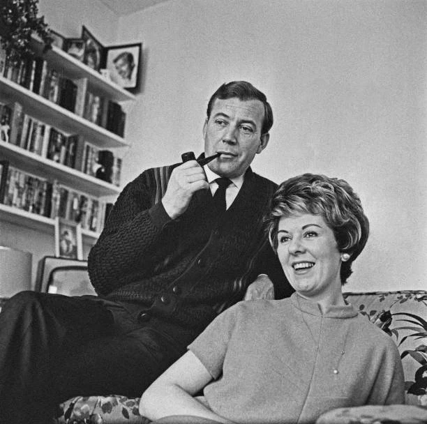 Irish pop singer Val Doonican with his wife Lynette UK 1960s OLD PHOTO