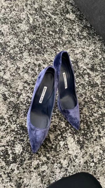 manolo blahnik velvet pumps size 38