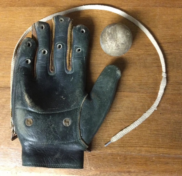 RARE ANCIEN GANT de jeu de paume balle en cuir Nord De La France Ou