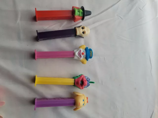 PEZ Dispensers Lot of 5 Vintage Retired with Feet. Set.