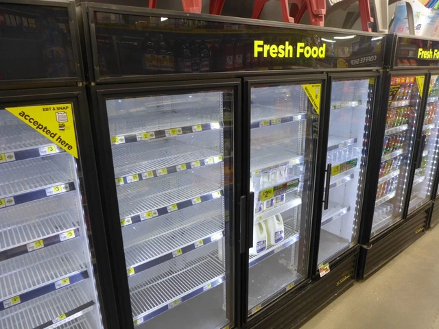 2015 True White GDM-72-LD Three Door 78" LED Glass Display Cooler 115V, #8546409