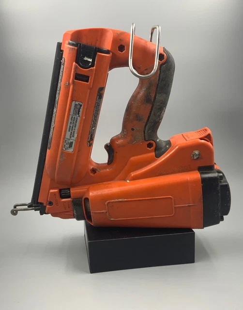Paslode IM250A-Li 2.5" 16-Gauge Cordless Lithium-Ion Angled Finish Air Nailer