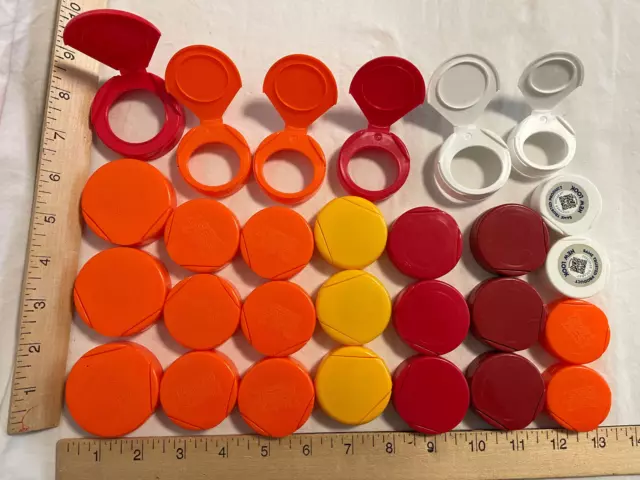 LOTE DE 28 tapas superiores de botellas abatibles de plástico varios tamaños y colores