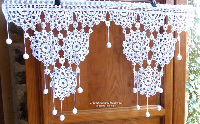 Brise-bise Crochet Fait Main Sur Mesure - Motif Cerises, Couleur écru, Artisanat Français