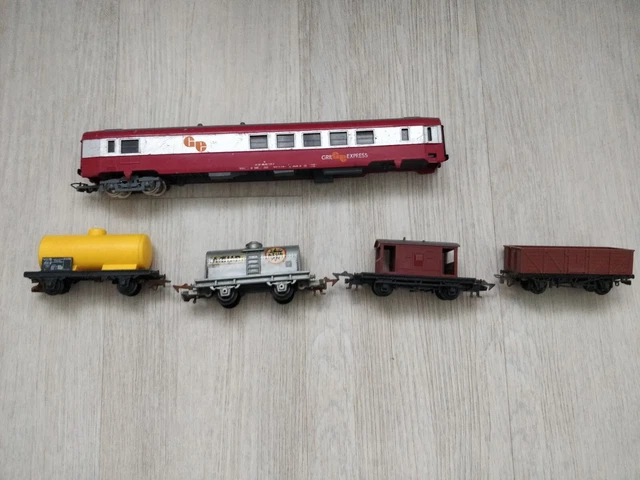 Lot De 3 Wagons De Train Jouef - Deux Citernes Et Un Wagon SMTS - Occasion