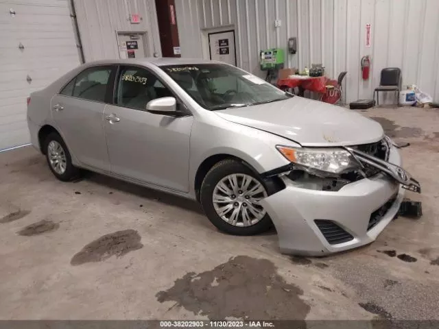 CAMRY     2013 Owners Manual 9811822