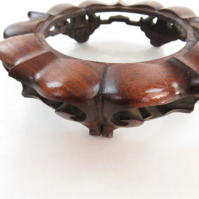 Late 19th or Early 20th Century Chinese Hand Carved Wooden Vase Stand 4
