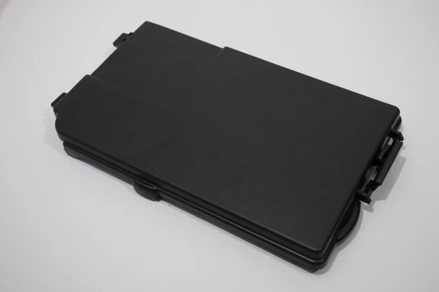 Couvercle De Batterie AUDI A3 Cabrio 8P7 1.6 TDI - Référence 3C0915443A - D'occasion En état Fonctionnel