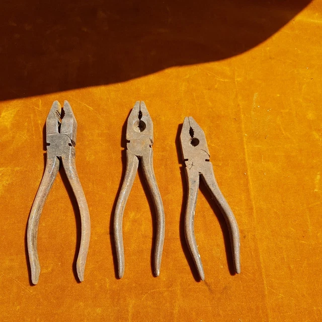 3 alte Zangen Dekoration und Gebrauch  Eisen