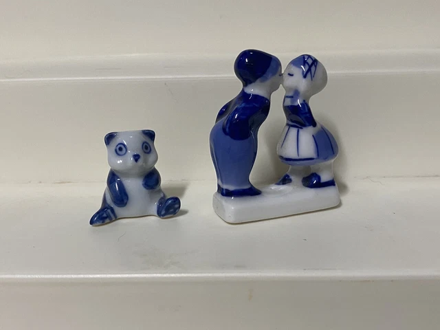 VINTAGE DUTCH BOY And Girl Kissing Figurine And Panda Blue White Delft ...
