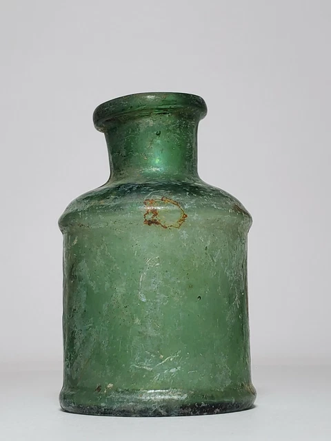 Antique Inkwell of the 1800's. Ink Well Glass. 2,16 in.