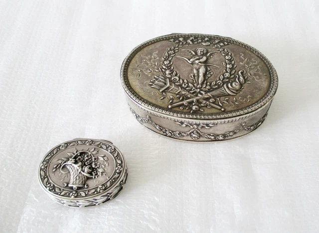 Tres Belle Boite Ronde En Argent Massif 900 Vermeil Poincon A