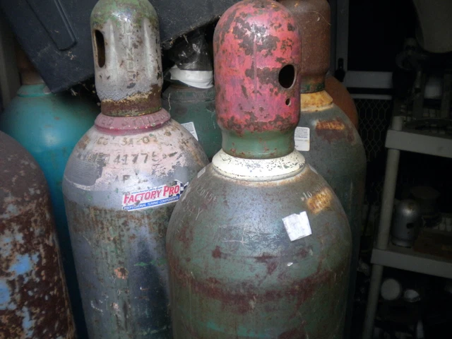 oxygen cylinder 225 cubic foot