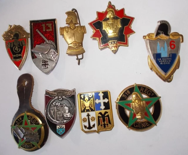 Lot de 3 anciens insignes pin's Arthus Bertrand goutte de sang