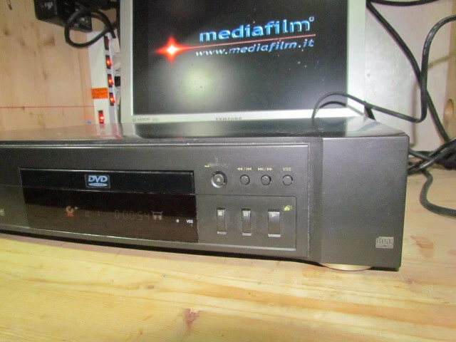 Vendo il mio lettore DVD Panasonic J9GD00317  usato funzionante  vintage