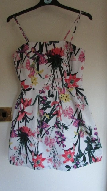 girls pretty white floral dress from River island age 11yrs