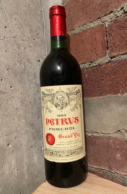 Vin Bordeaux - Pomerol - PETRUS 1983 - Conservation cave naturelle