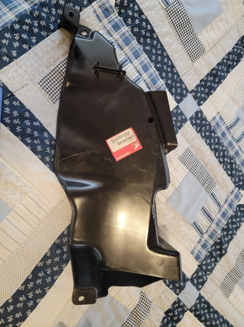 88-92 Honda Fourtrax 300 Trx300 Front Right Inner Fender 61862-Hc5-900     Nos!!