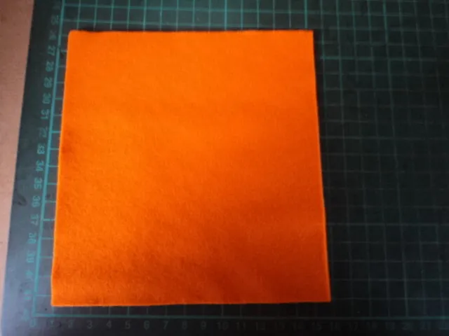 5 x Bastelfilzstücke in Orange ca. 15 x 15 cm groß